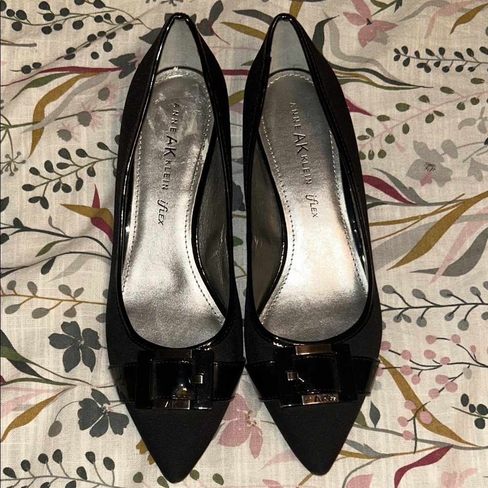 Anne Klein Black Flats with Bow Accent